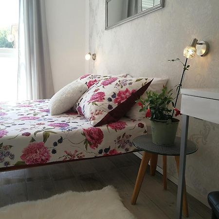 Apartman Ester Pula Exterior foto