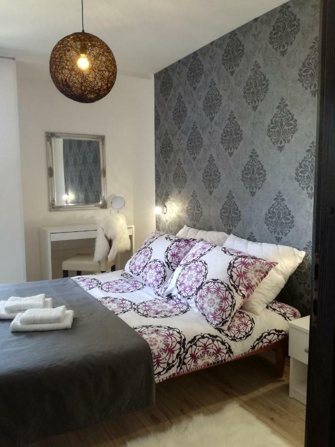 Apartman Ester Pula Exterior foto