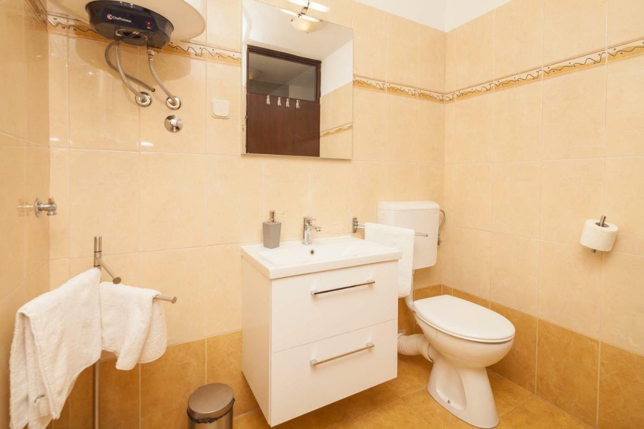 Apartman Ester Pula Exterior foto