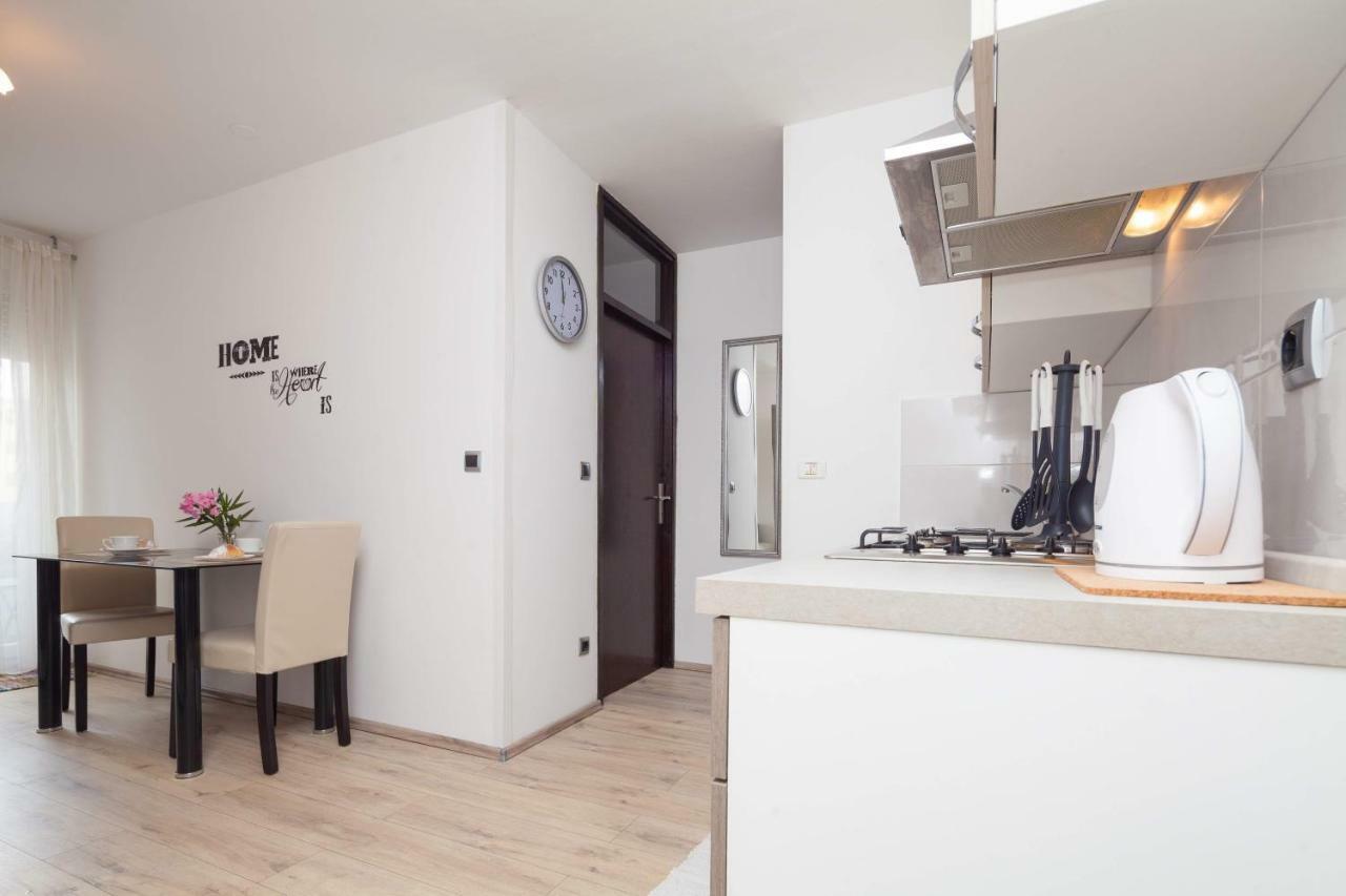 Apartman Ester Pula Exterior foto
