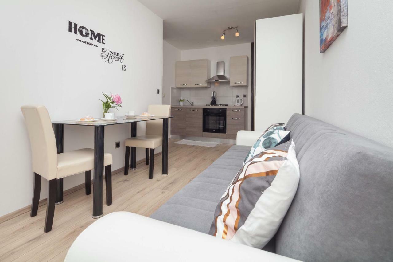 Apartman Ester Pula Exterior foto