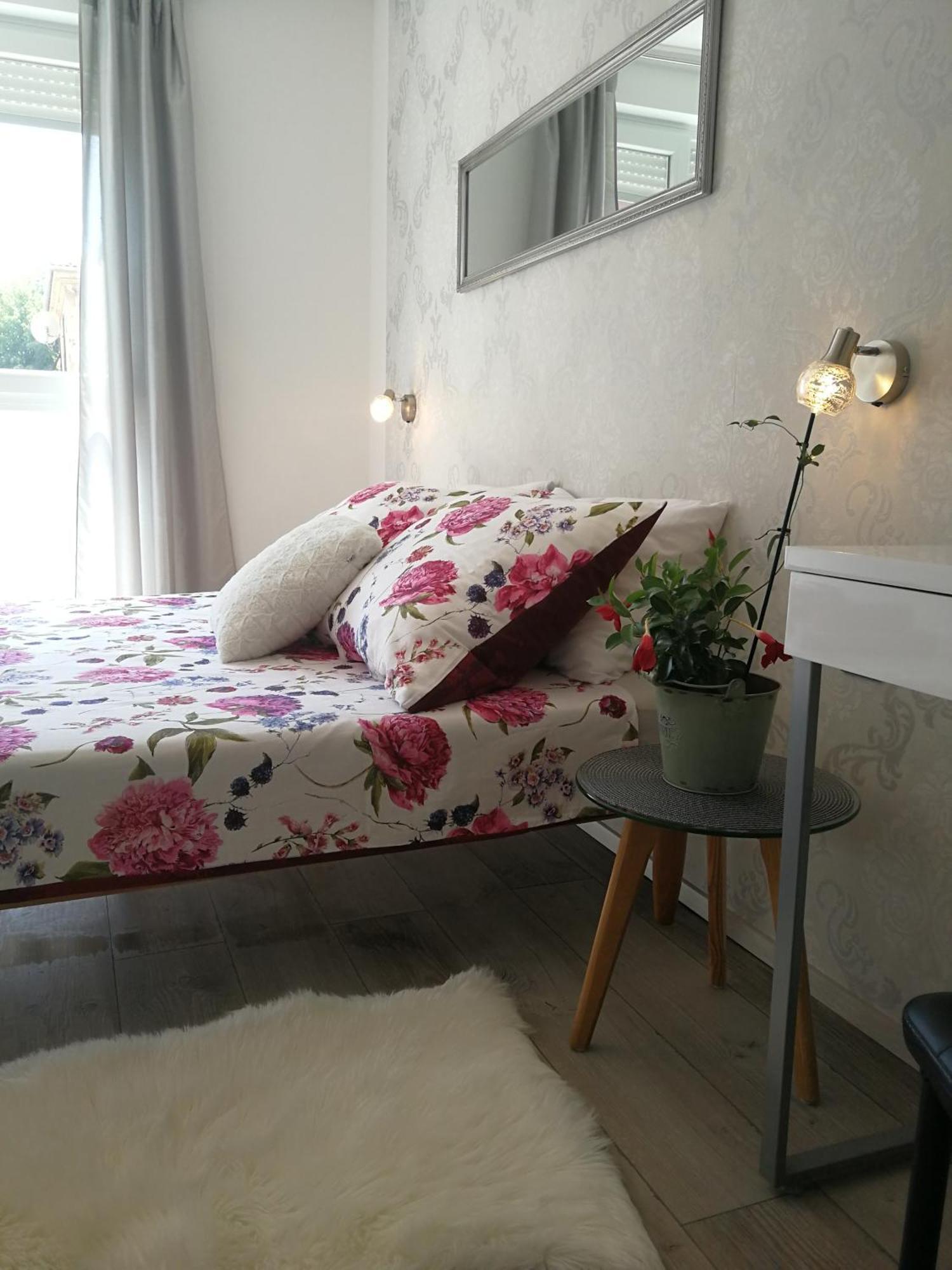 Apartman Ester Pula Exterior foto